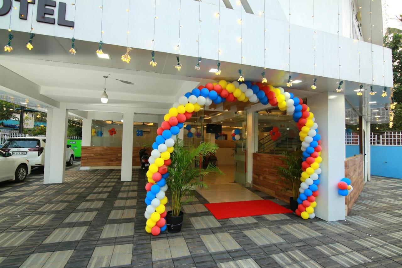 Gateway Airport Hotel Kannur Exterior photo